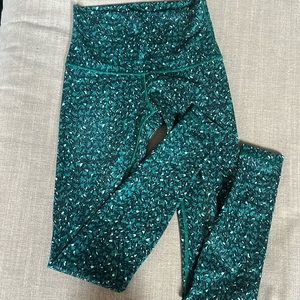 Lululemon Size 6 High Waisted full length leggings in good pre-loved condition.